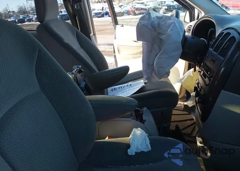 2005 Dodge Grand Caravan Sxt z USA, uszkodzony, nr VIN 2D4GP44L05R459454